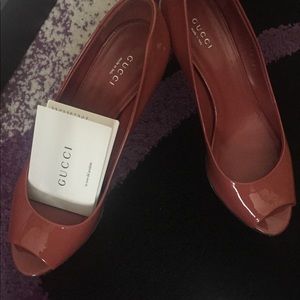 Gucci pumps